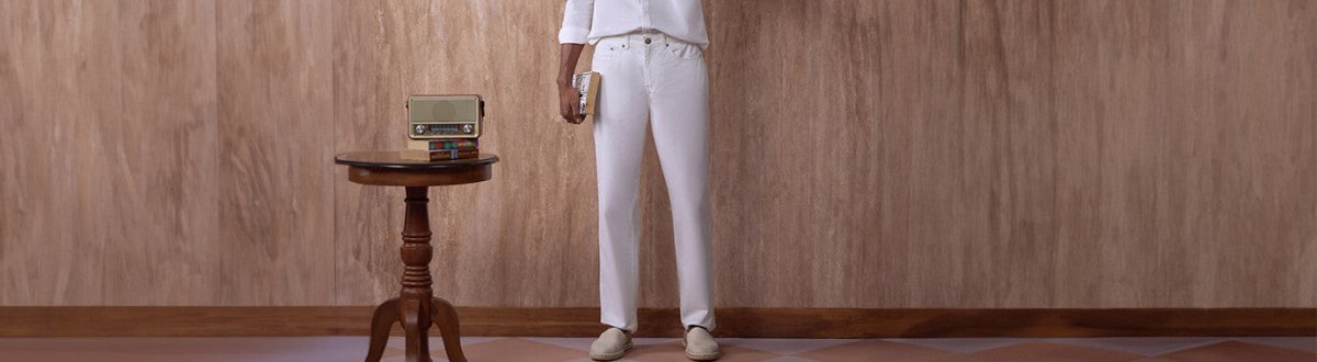 Versatile and Comfortable pocket Men's White Chinos