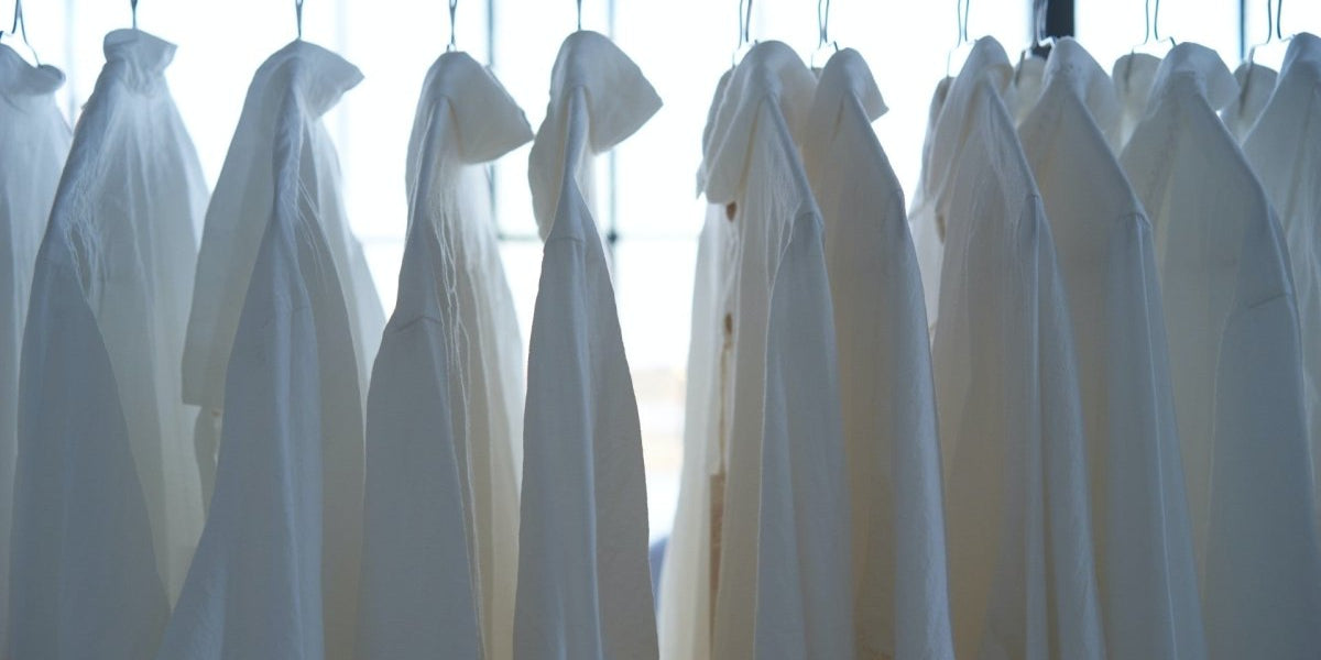 7 Styling Tips for Men Wearing Casual Cutaway Collar White Shirt