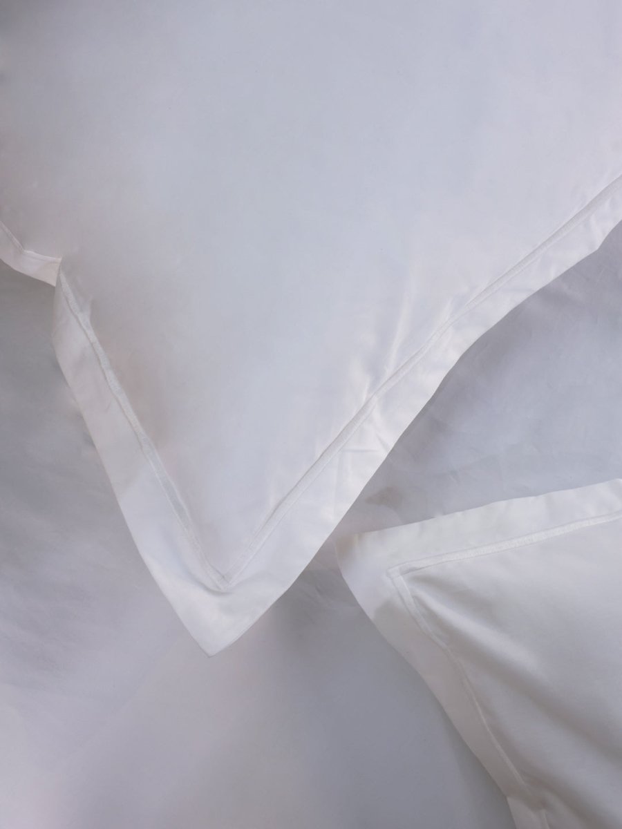 Dream White 300 TC Cotton Bed Set