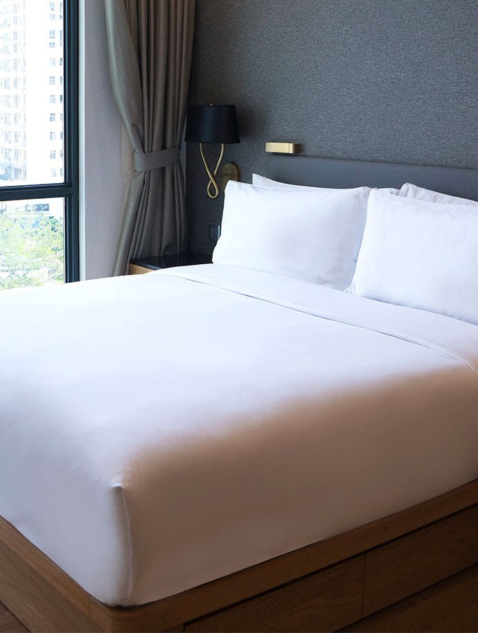 Dream White 300 TC Cotton Bed Set